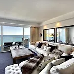 Сasa de vacaciones Casa Chanel - Ocean Front With Rooftop Jacuzzi Albufeira