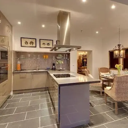 Casa Chanel - Ocean Front With Rooftop Jacuzzi Дом отдыха