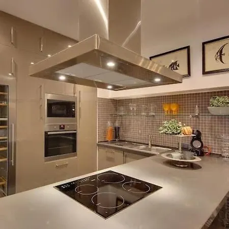 Holiday home Casa Chanel - Ocean Front With Rooftop Jacuzzi Albufeira