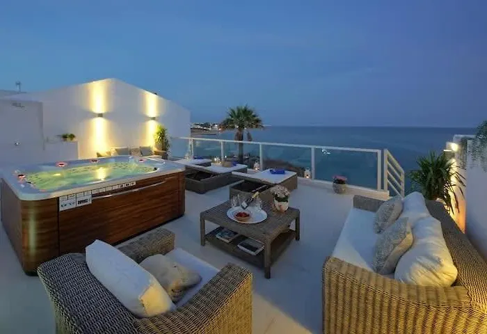 بيت للعطل Casa Chanel - Ocean Front With Rooftop Jacuzzi البوفيرا