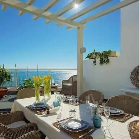 Casa Chanel - Ocean Front With Rooftop Jacuzzi Semesterbostad Albufeira